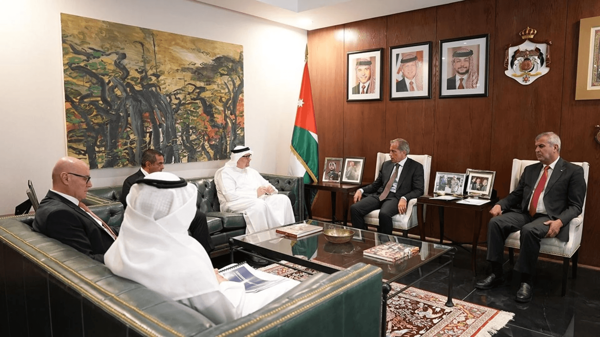الدار -  استقبل رئيس الوزراء جعفر حسان، اليوم الأحد، الرئيس التنفيذي ل