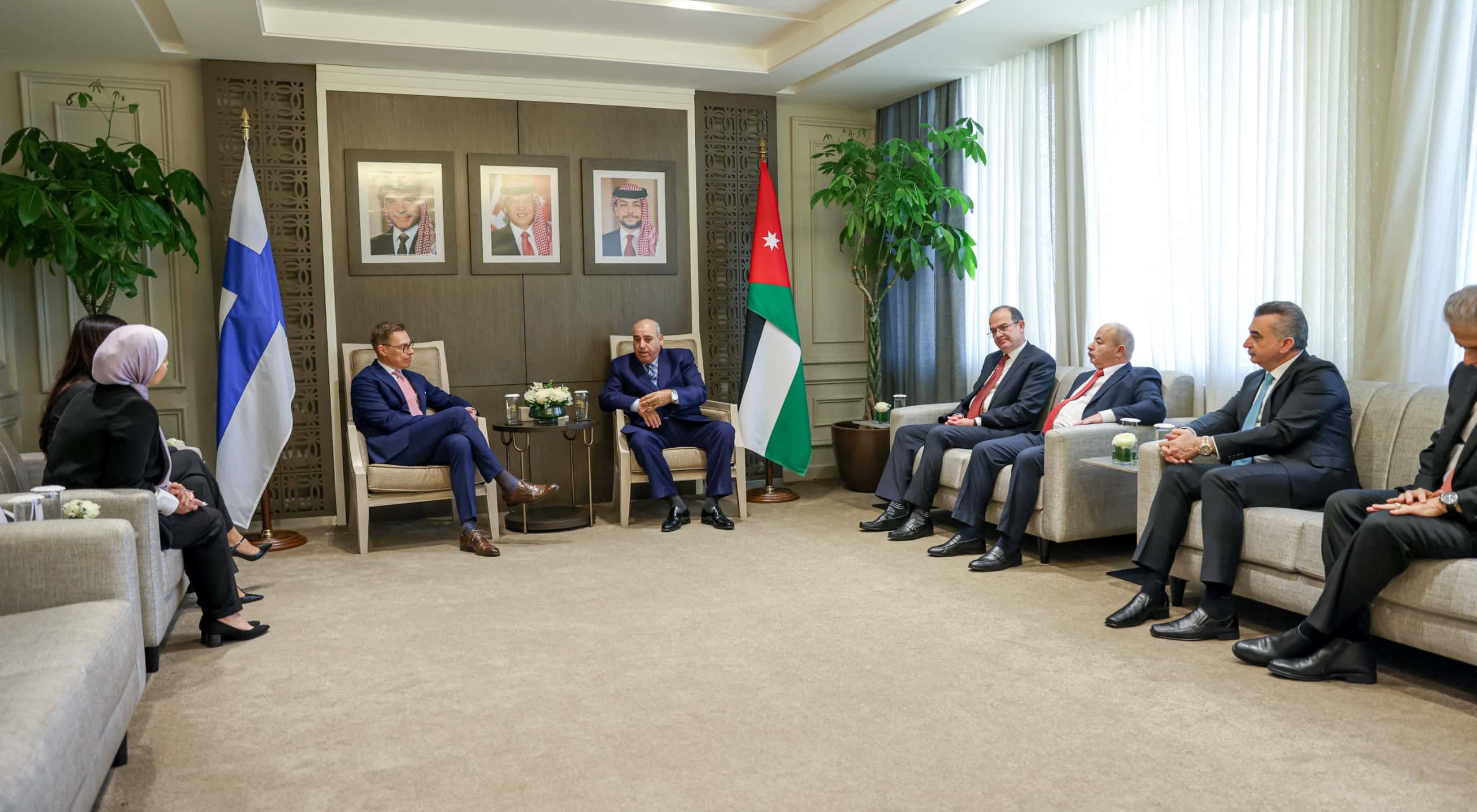 الدار - استقبل رئيس مجلس النواب مازن القاضي، الاثنين، في دار المجلس، ر