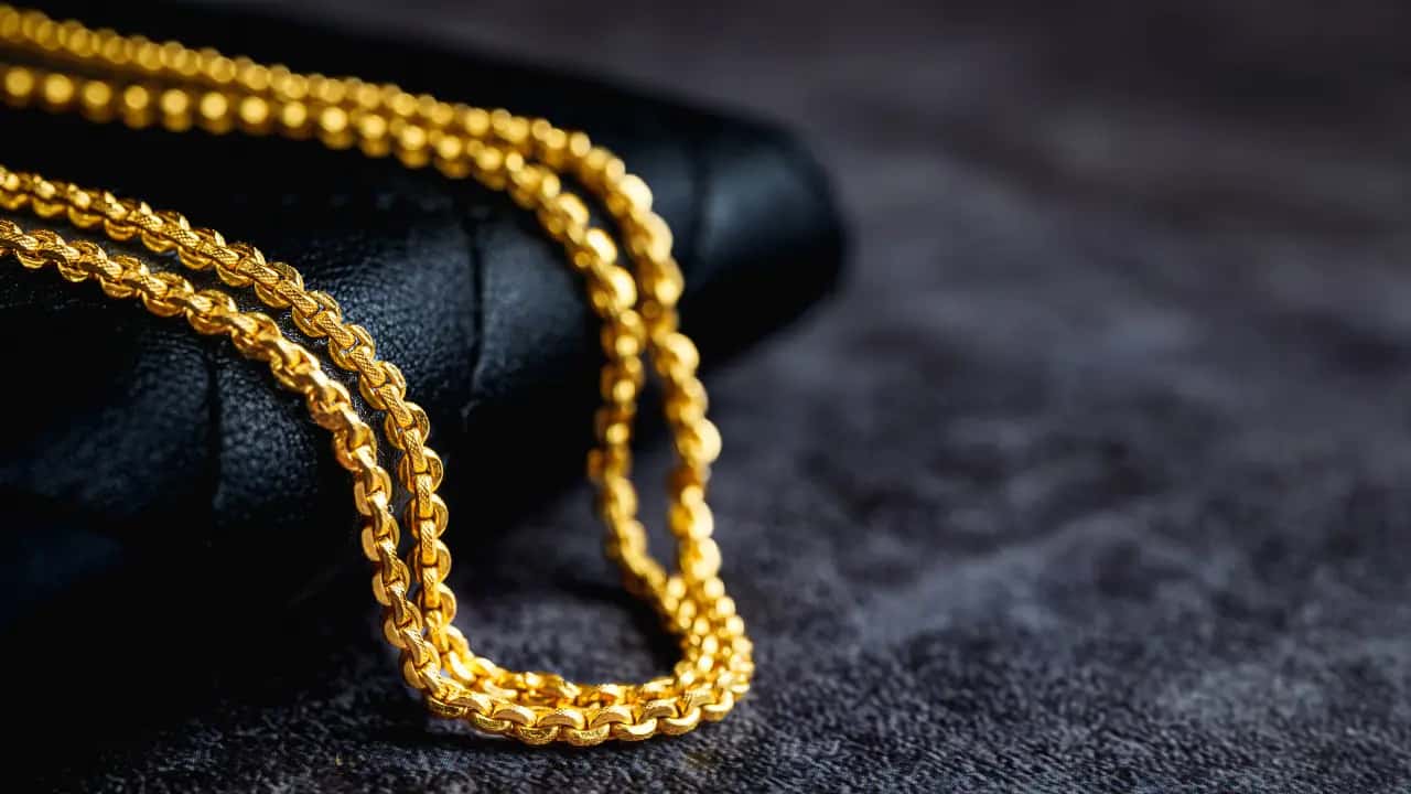 انخفضت أسعار الذهب السبت وفقاً للنشرة الرسمية الصادرة عن النقابة العام