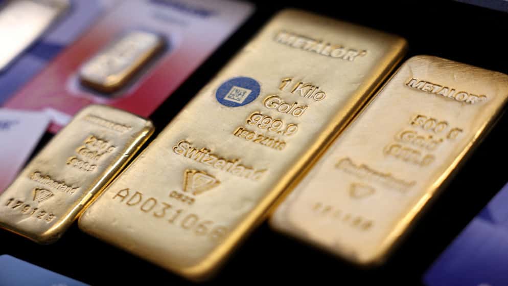 ارتفعت أسعار الذهب الجمعة بدعم من انخفاض أسعار النفط وتراجع الدولار، ف