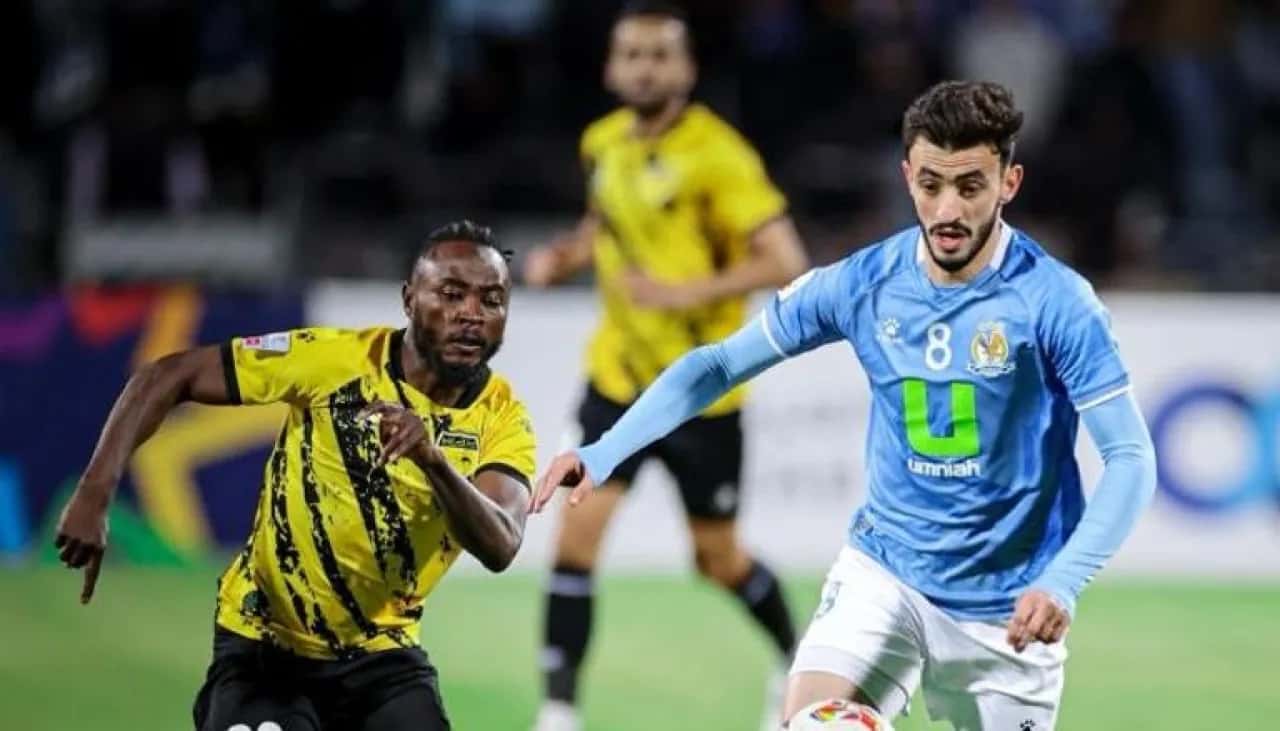 الدار - يلتقي فريقا الفيصلي والحسين عند السابعة من مساء يوم غد الأحد،