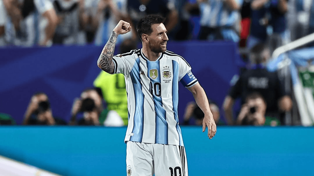 الدار - قاد النجم الأرجنتيني ليونيل ميسي منتخب بلاده لتحقيق فوز مستحق