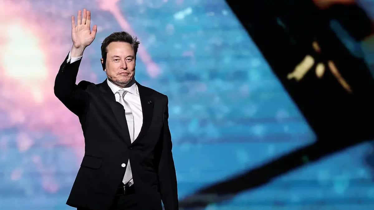 وافق إيلون ماسك على دفع غرامة قدرها 1,5 مليون دولار لهيئة الأوراق الما