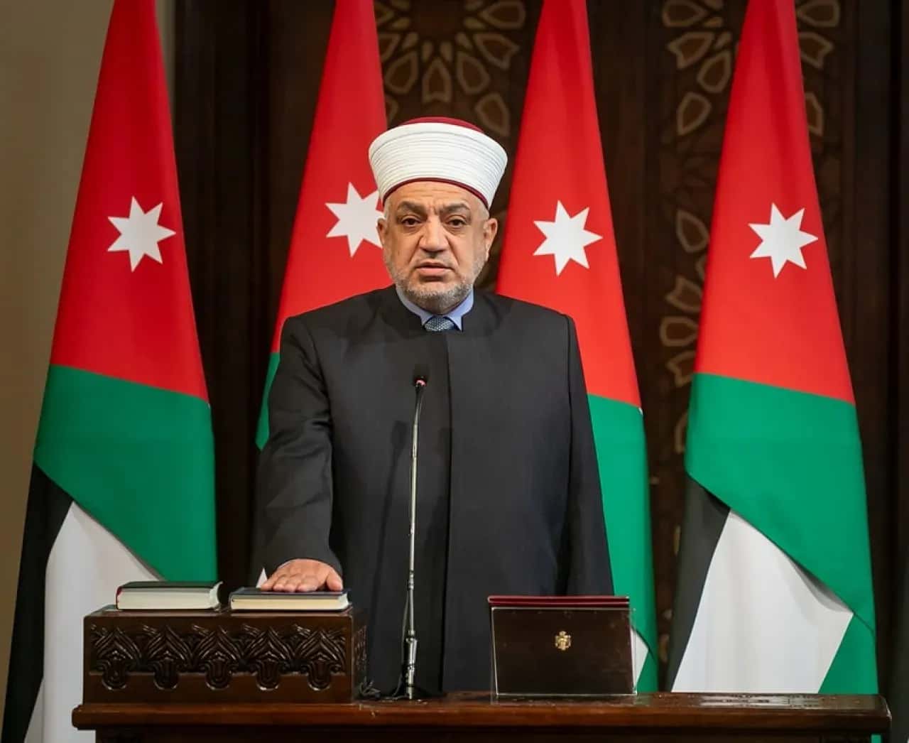 استنكر وزير الأوقاف والشؤون والمقدسات الإسلامية محمد الخلايلة، بشدة، ا