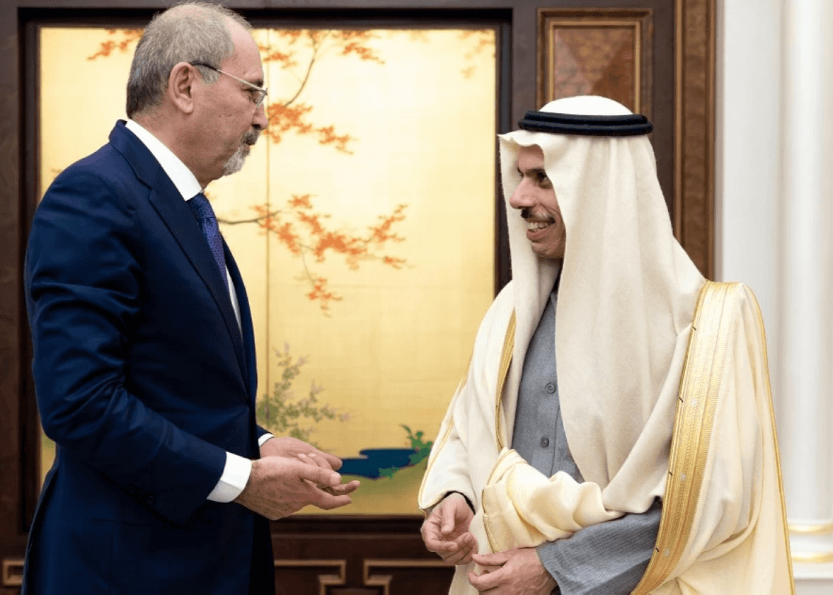 الدار - أجرى نائب رئيس الوزراء ووزير الخارجية وشؤون المغتربين، أيمن ال