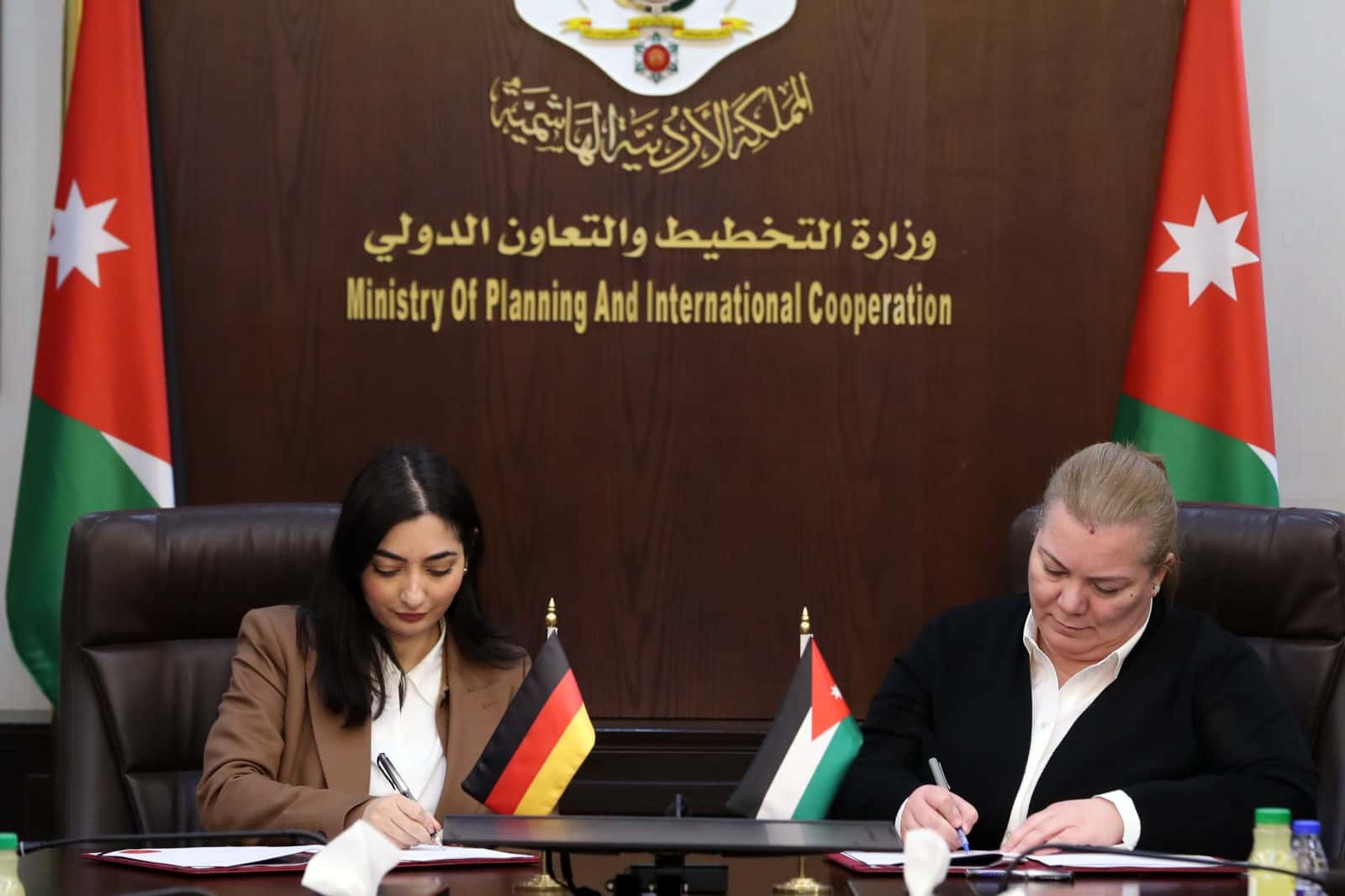 الدار - التقت وزيرة التخطيط والتعاون الدولي، زينة طوقان، اليوم الثلاثا