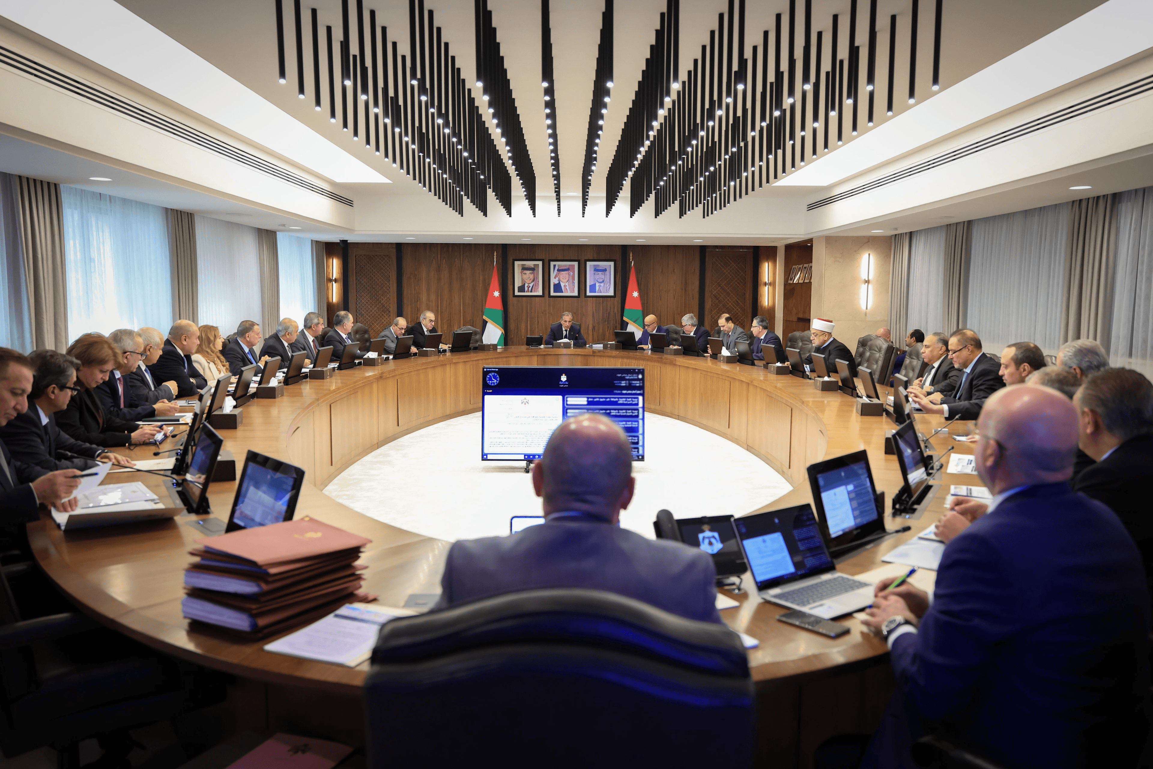 الدار - قرَّر مجلس الوزراء في جلسته التي عقدها اليوم الأحد برئاسة رئيس