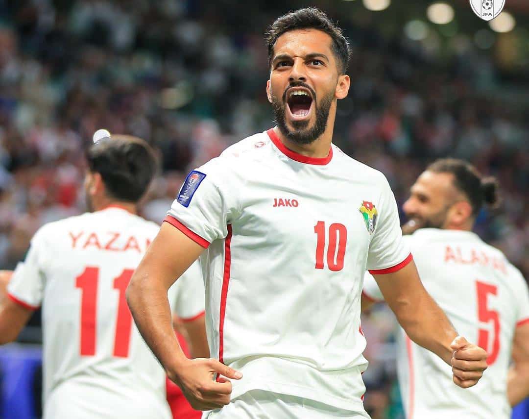 الدار - حظي نجم المنتخب الوطني لكرة القدم والمحترف في صفوف نادي ستاد ر