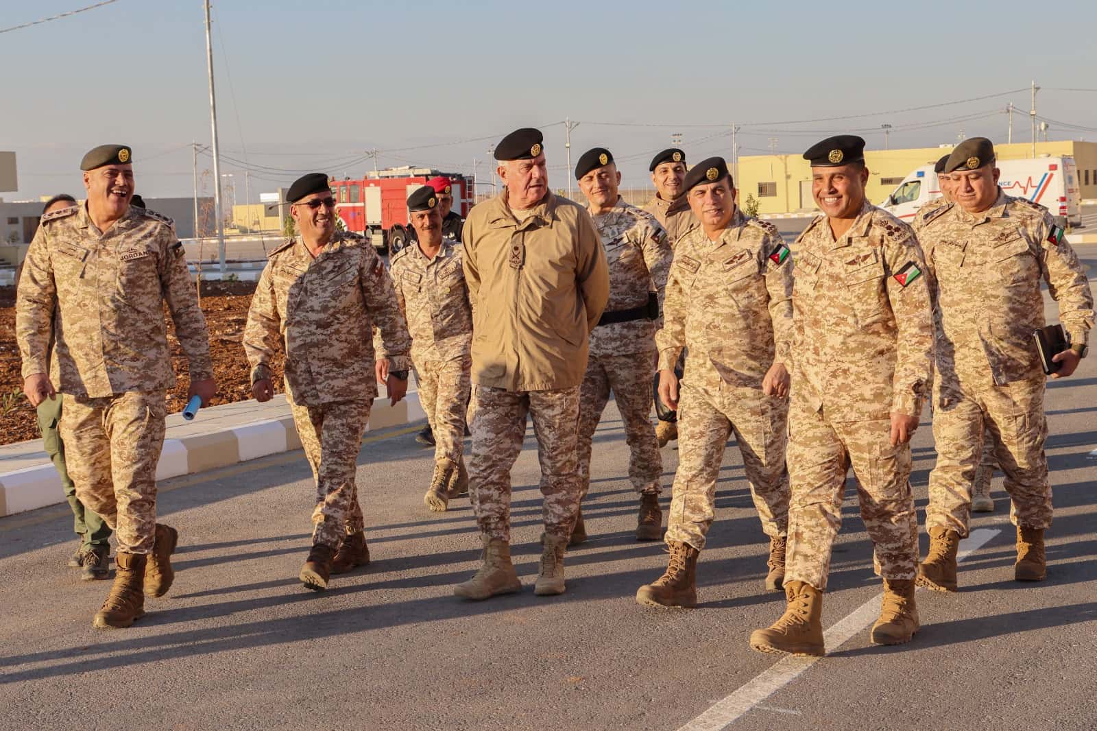 الدار -  زار رئيس هيئة الأركان المشتركة اللواء الركن يوسف أحمد الحنيطي