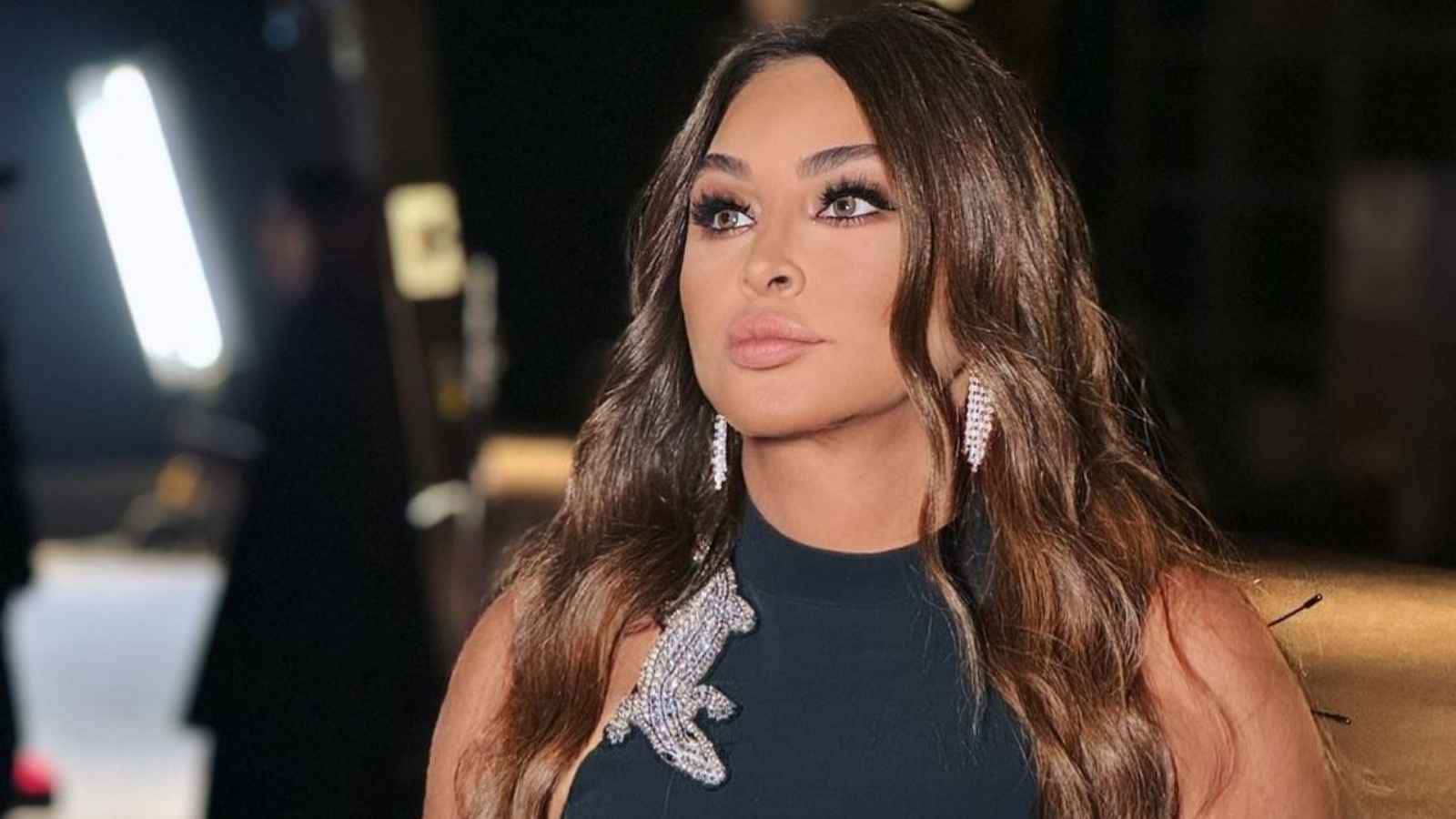 تفاعلت المغنية اللبنانية إليسا مع كارثة انهيار عقارين سكنيين في مدينة