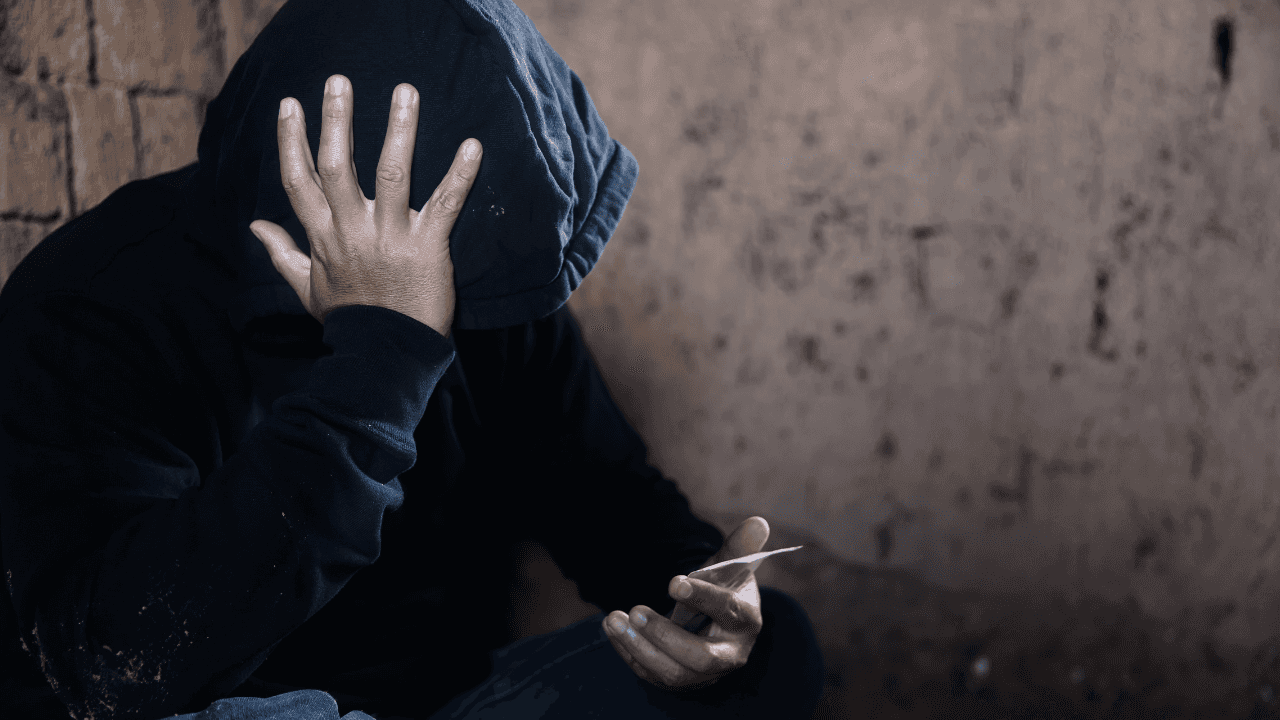الدار -  نبه أحد المتعافين من إدمان مادة "الكريستال" من التداعيات الخط