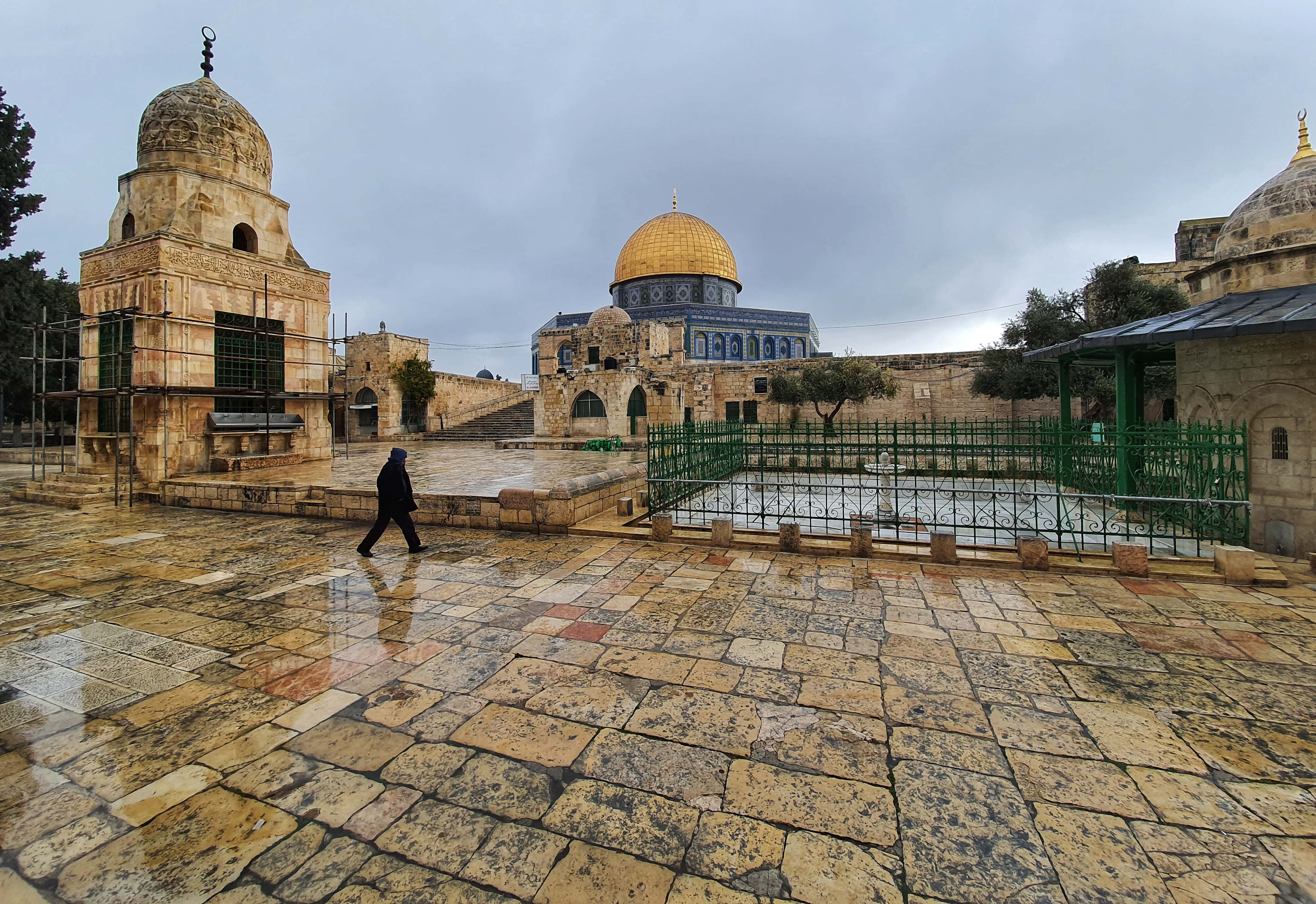 الدار - أعلن رئيس مجلس أوقاف القدس، عزام الخطيب، اليوم الخميس، عن إعاد