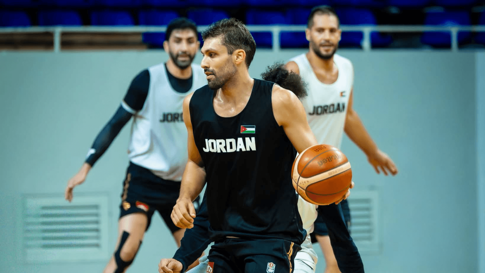 الدار - بدأ المنتخب الوطني الأول للرجال لكرة السلة، اليوم الثلاثاء، سل