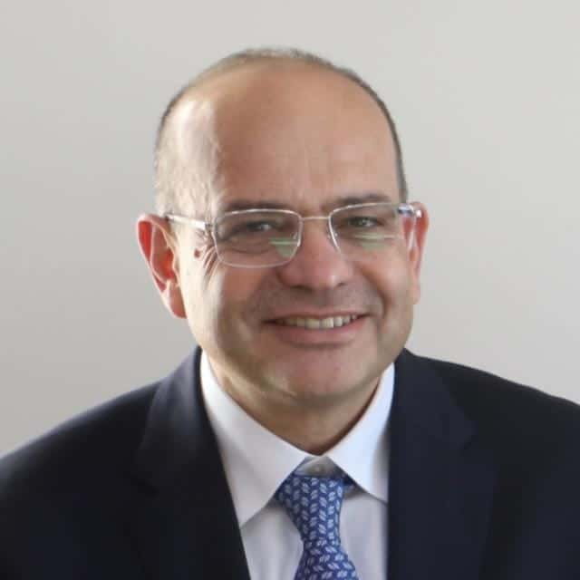 الدار -  أ. د. أشرف عيد أبو كركي - نائب رئيس الجامعة الأردنيّة لشؤون ا