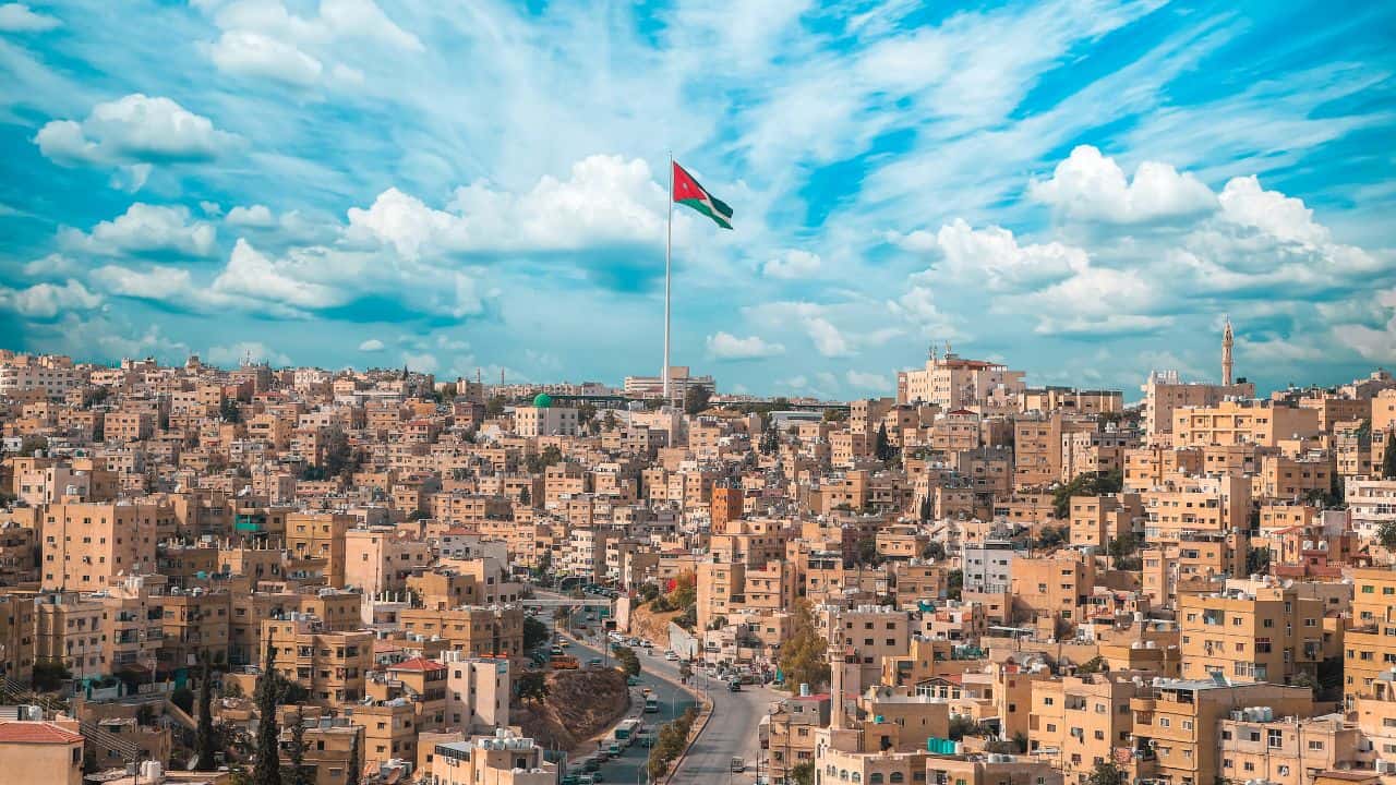 دعت ورقة سياسات صادرة عن معهد السياسة والمجتمع إلى تبنّي استراتيجية وط
