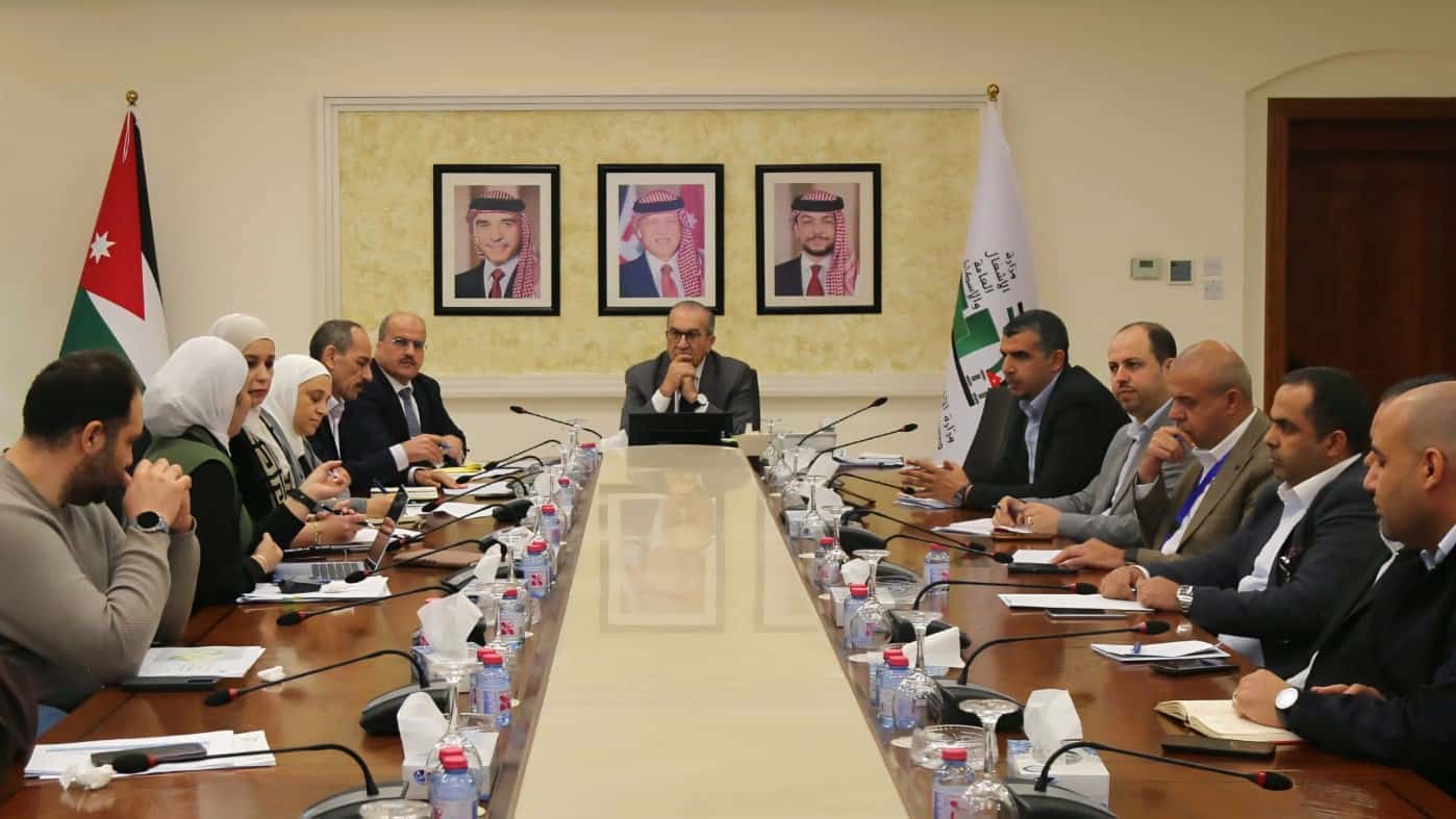 الدار - وجّه وزير الأشغال العامة والإسكان المهندس ماهر أبو السمن، إلى