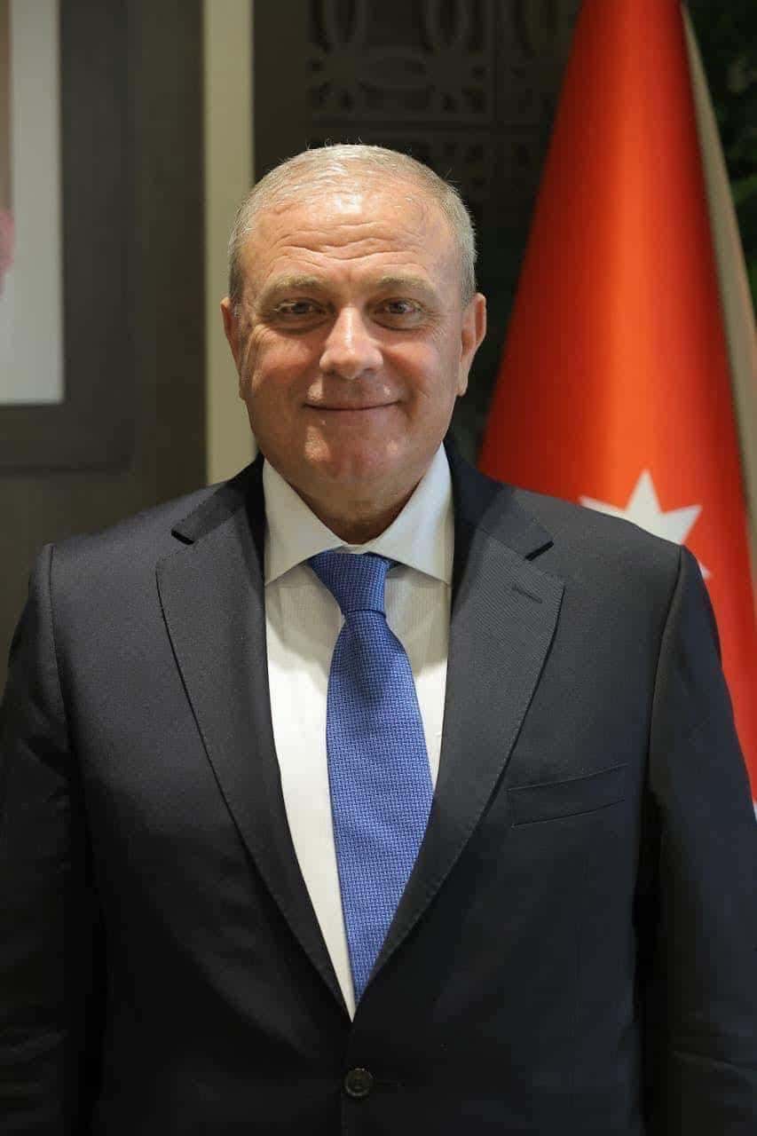 طالب النائب الأول لرئيس مجلس النواب الدكتور خميس حسين عطية الحكومة بإع