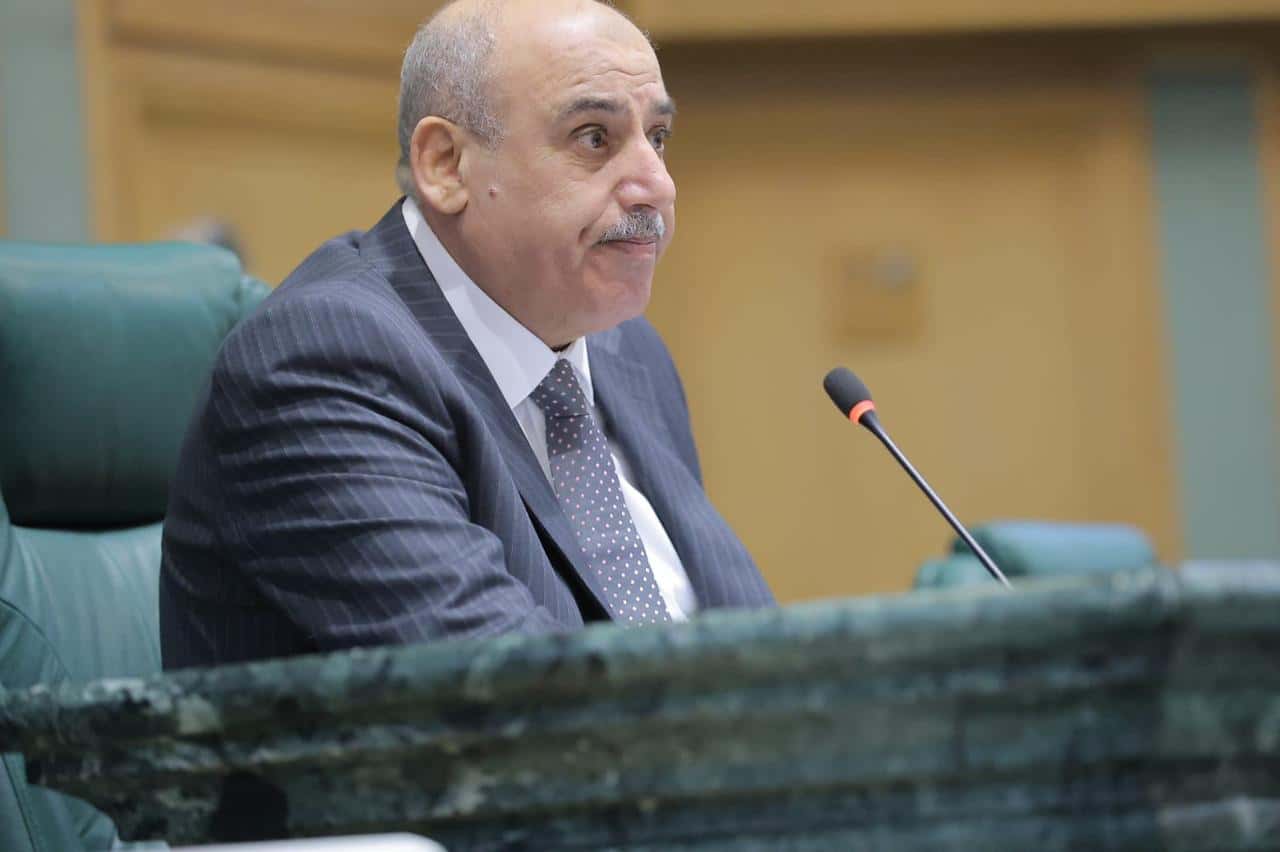 الدار - رفع رئيس مجلس النواب، مازن القاضي، باسمه وباسم أعضاء المجلس، أ