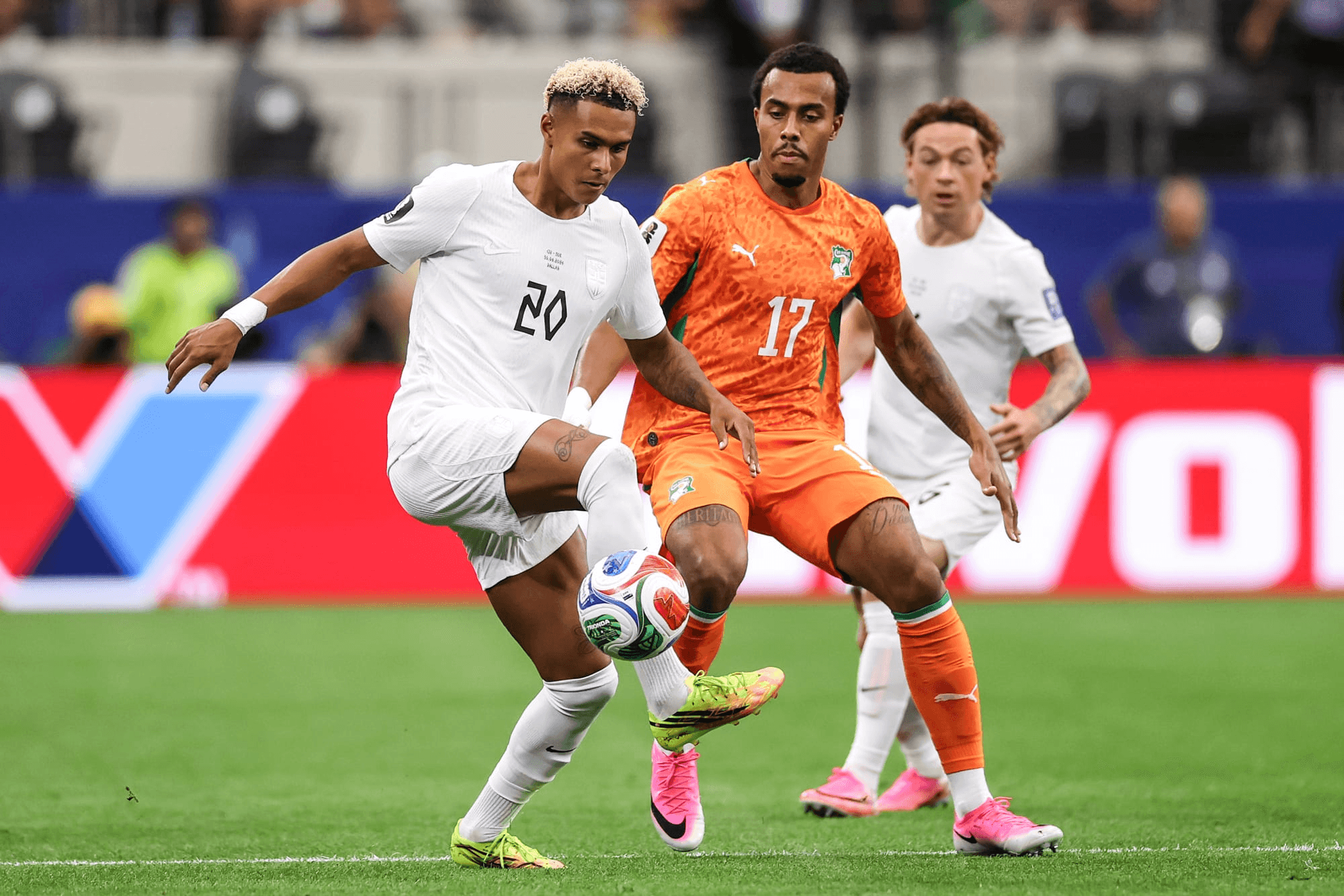 الدار -  نجح المنتخب النرويجي في فرض أفضليته خلال الشوط الأول من مواجه