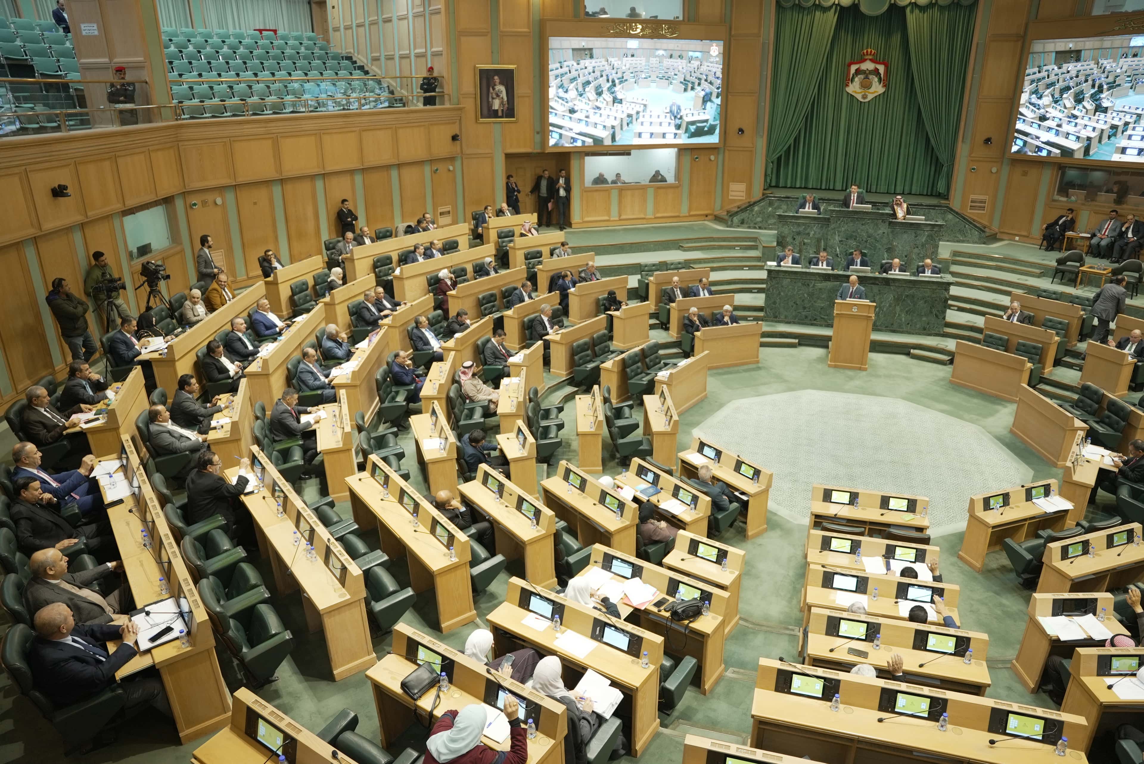 علم "زاجل" موقع الدار الإخباري أن وفدا نيابيا برئاسة المرشح لموقع رئيس