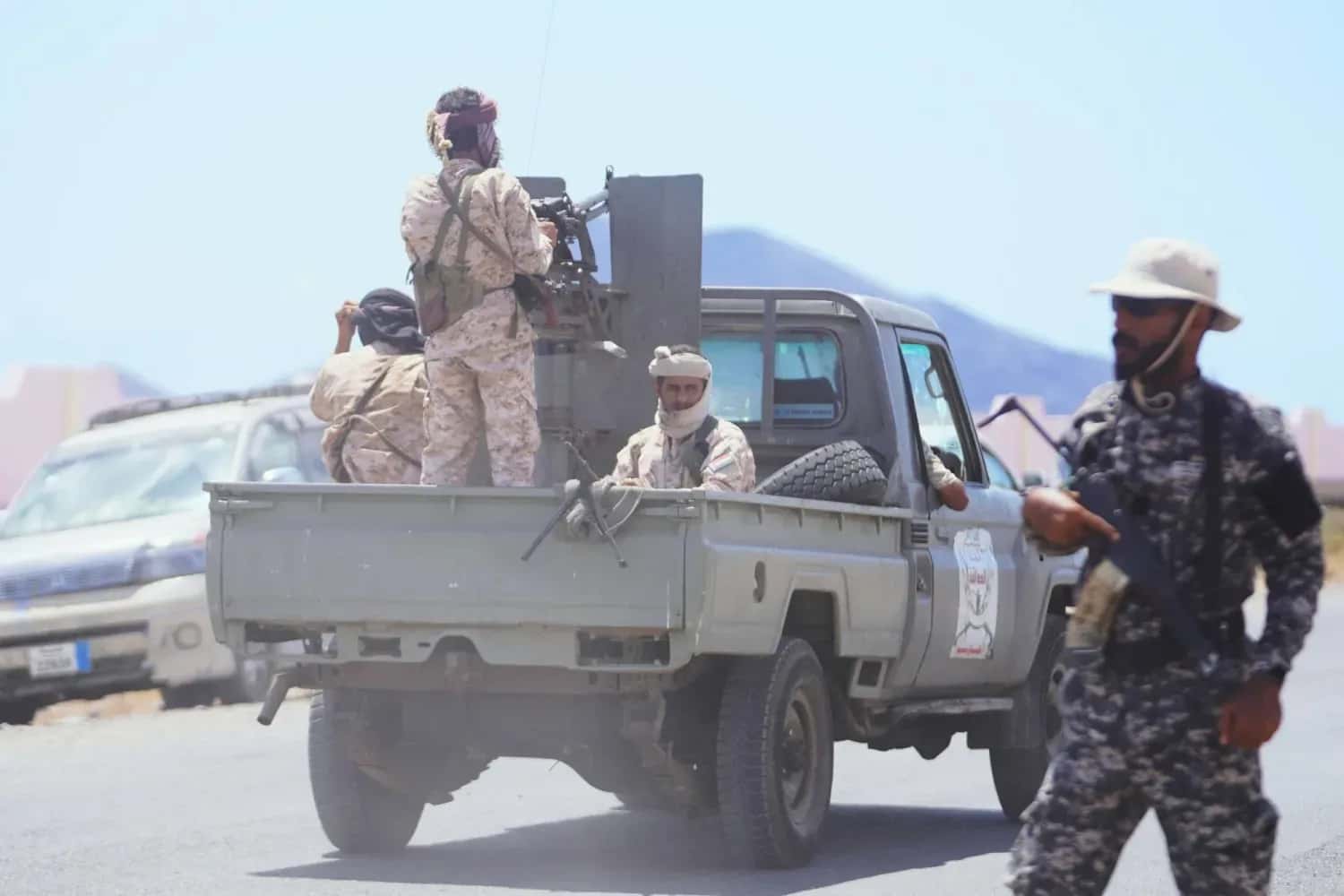 قال رئيس مجلس القيادة الرئاسي اليمني رشاد محمد العليمي، الأربعاء، إنّ