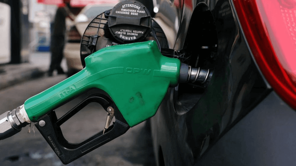 الدار - علي خلف - كشف خبير الطاقة هاشم عقل عن توقعات بارتفاع جديد في أ