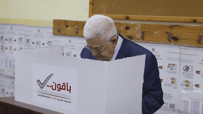 الدار -  أدلى الرئيس الفلسطيني محمود عباس، السبت، بصوته في انتخابات ال