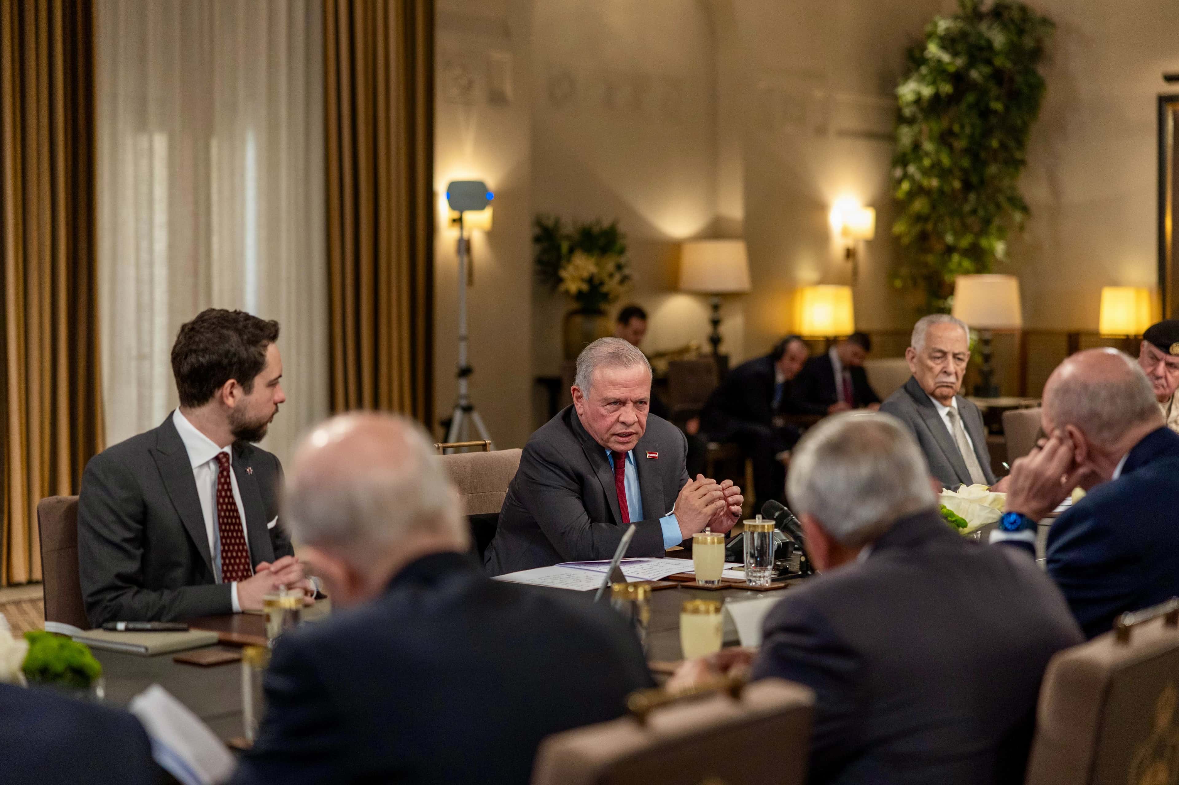 عقد جلالة الملك عبدﷲ الثاني، الأربعاء، لقاءً مع عدد من رؤساء الوزراء و