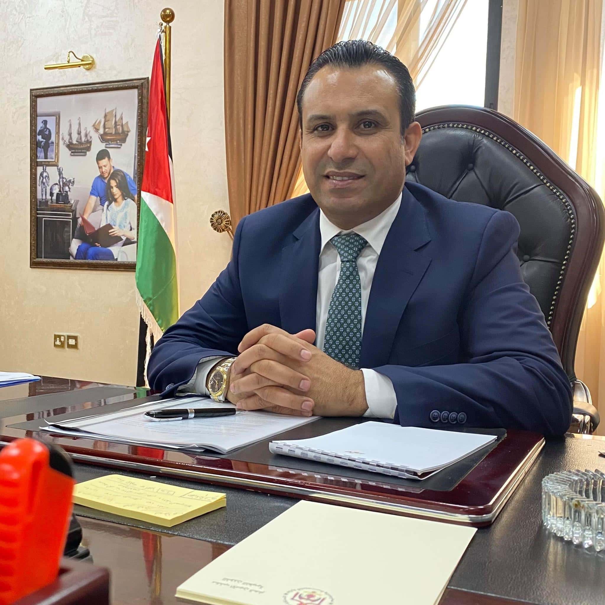 يتوالي تدفّقُ نهرِ الشهادةِ العظيم .. من تحتِ أرجلهم الثّابتاتِ حتّى ي