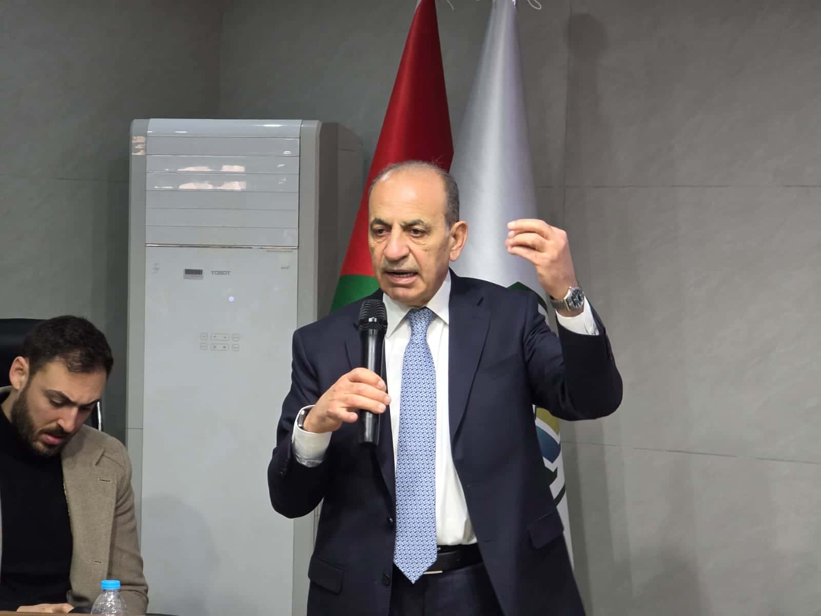 الدار -  أوعز وزير الإدارة المحلية، المهندس وليد المصري، لجميع البلديا