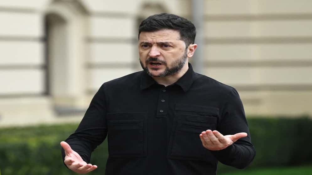 حذّر الرئيس الأوكراني فولوديمير زيلينسكي الخميس، المسؤولين في الدول ال