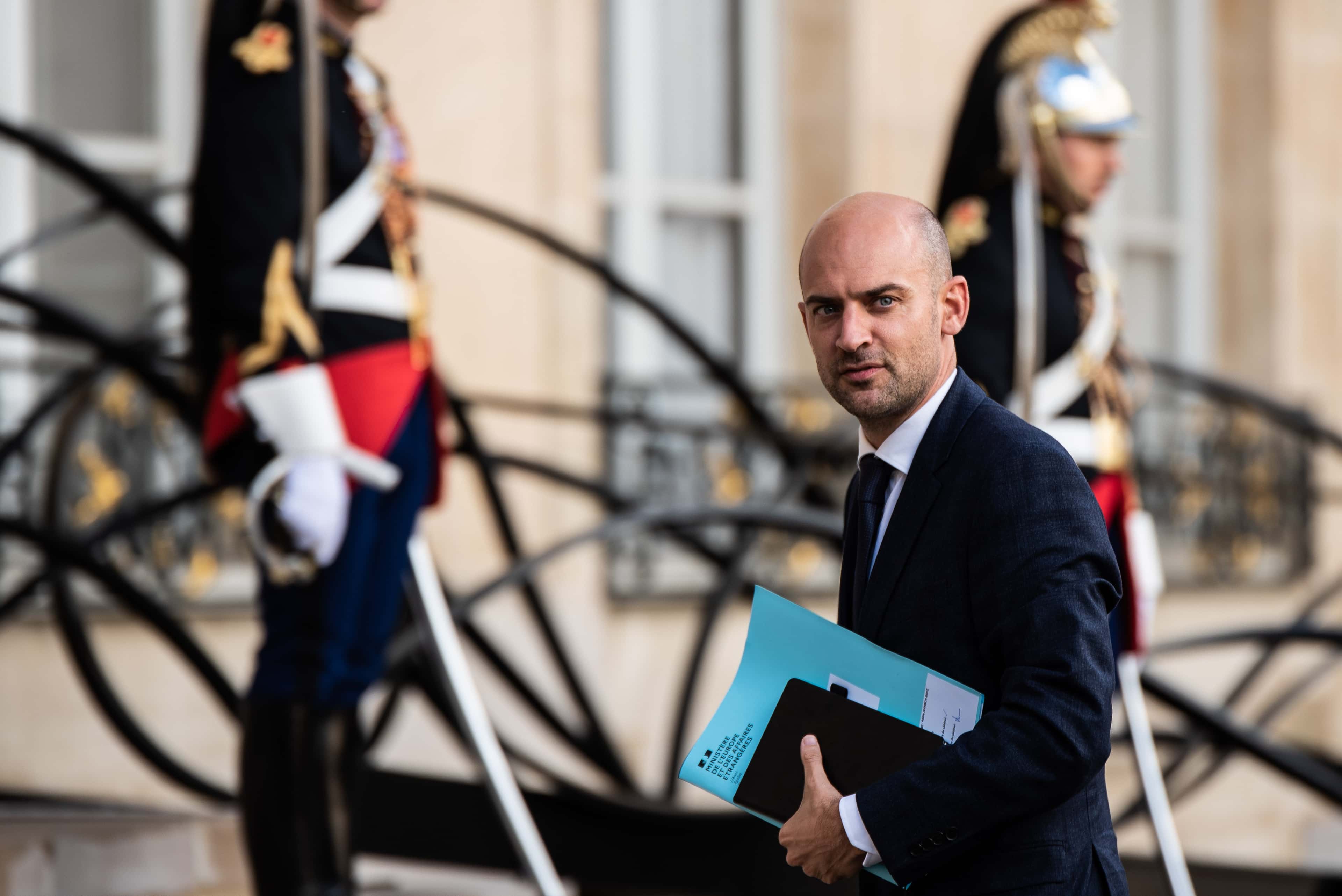 الدار - يتوجه وزير الخارجية الفرنسي، جان نويل بارو، إلى إسرائيل يوم ال