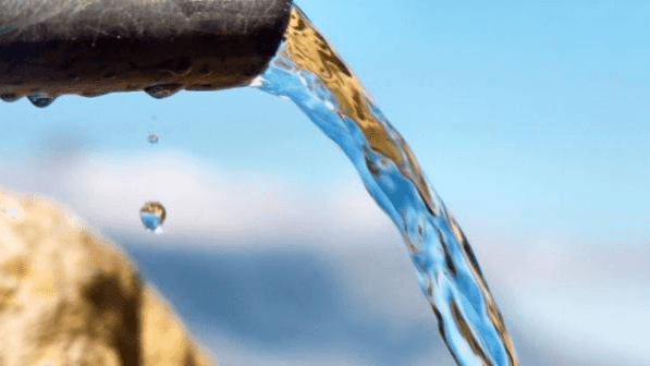 ضبطت كوادر سلطة المياه وشركة مياه الأردن "مياهنا"، اليوم الخميس، اعتدا