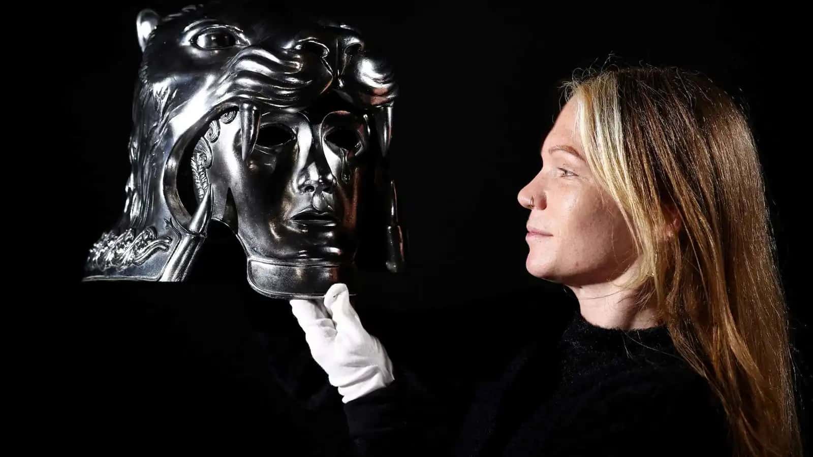 تستعدّ قطع أيقونية من أشهر أفلام السينما للظهور مجدداً، لكن هذه المرة