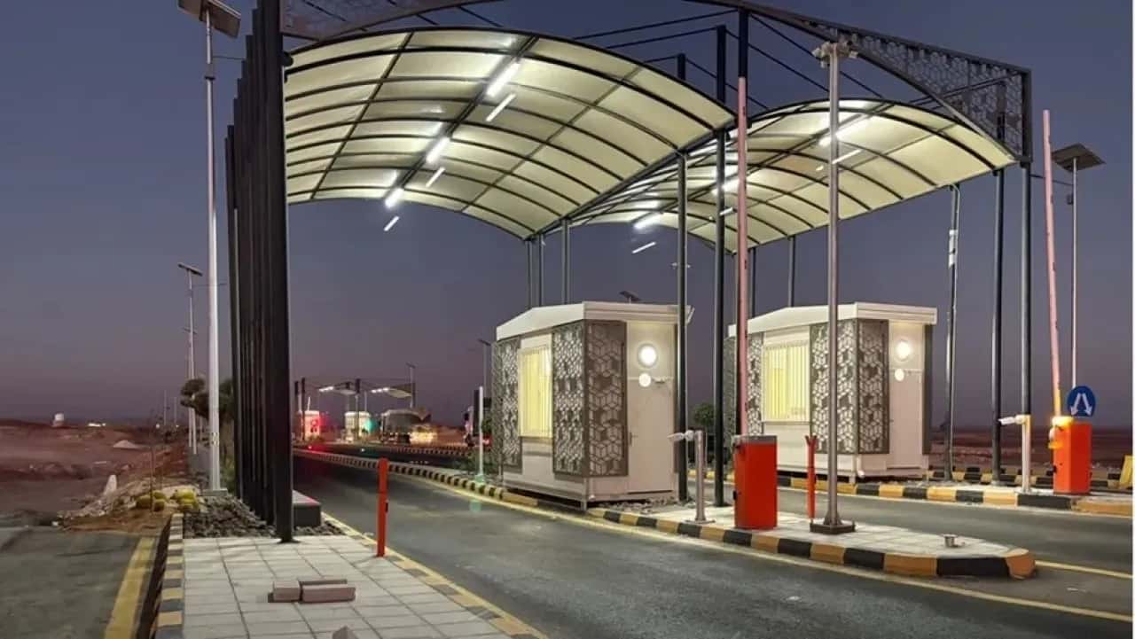 الدار - أكد وزير الأشغال العامة والإسكان المهندس ماهر أبو السمن، ووزير