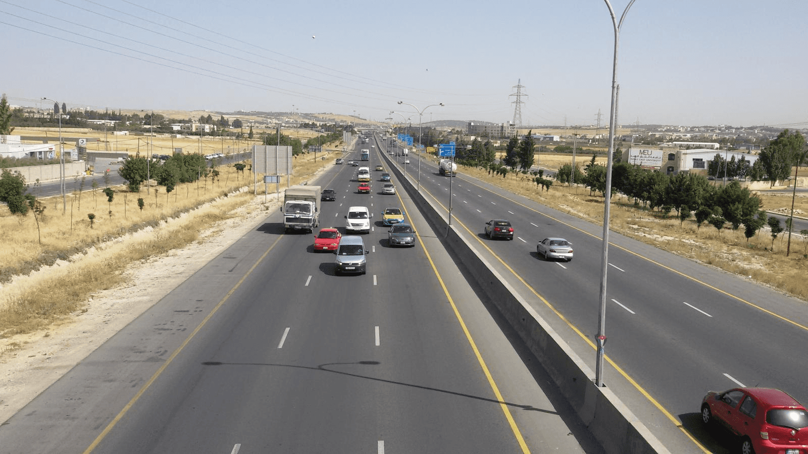 الدار - أعلنت وزارة الأشغال العامة والإسكان عن بدء تنفيذ أعمال صيانة ش