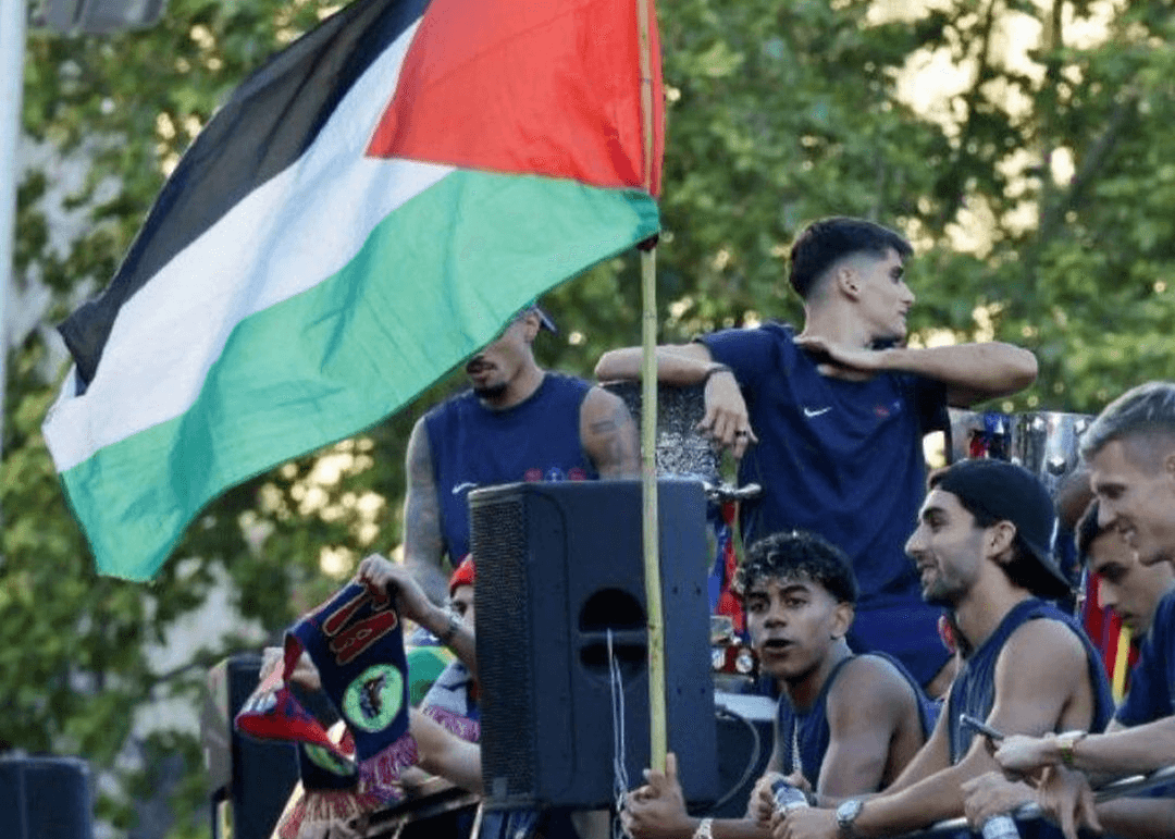 الدار - تصدر النجم الشاب لامين يامال واجهة الأحداث خلال احتفالات نادي