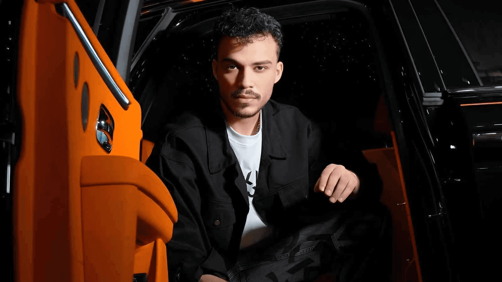 الدار - خرج الفنان الأردني حسام السيلاوي عن صمته، اليوم الثلاثاء، ليرد