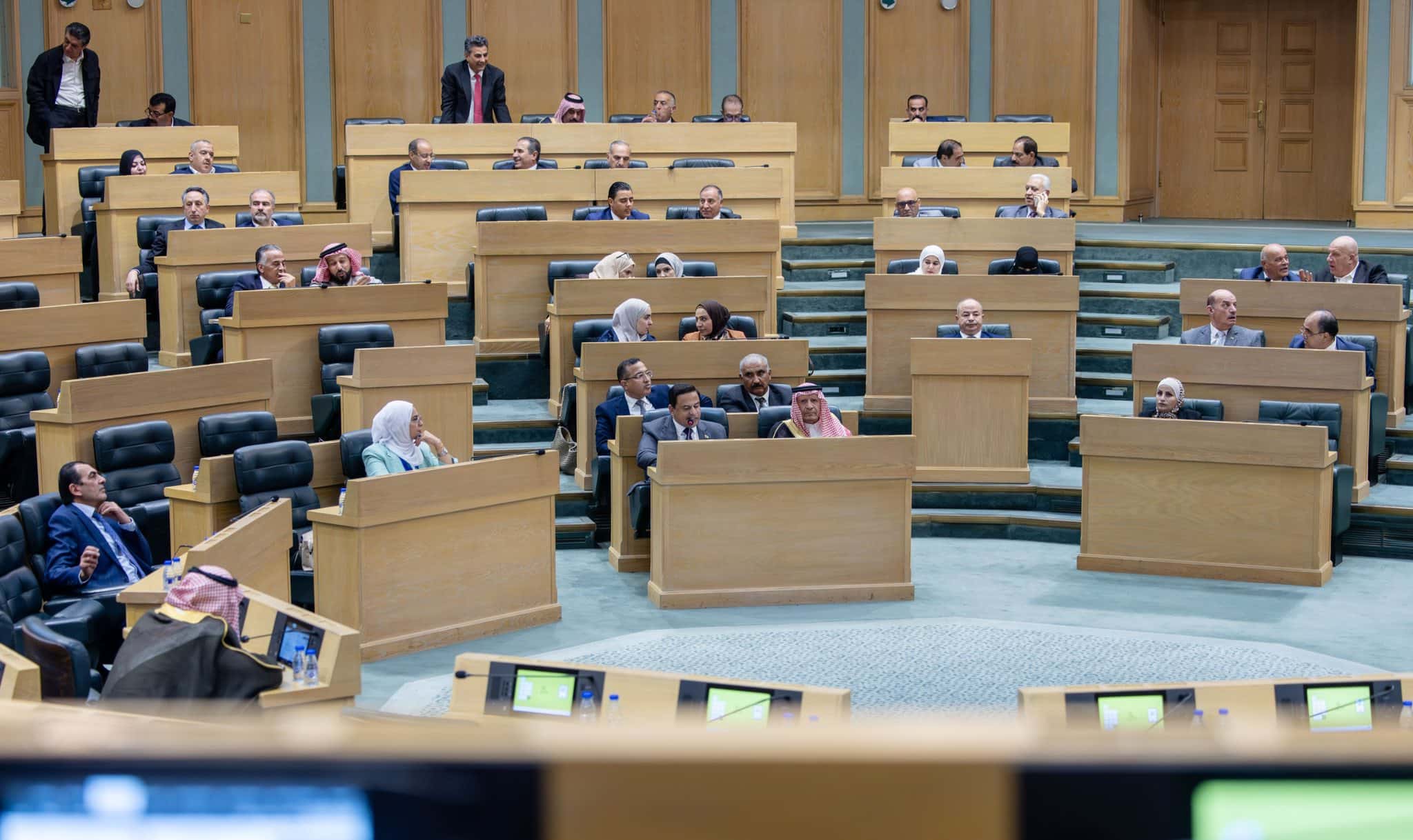 الدار - طالب النائب زهير الخشمان الحكومة بإعلان أيام مباريات المنتخب ا