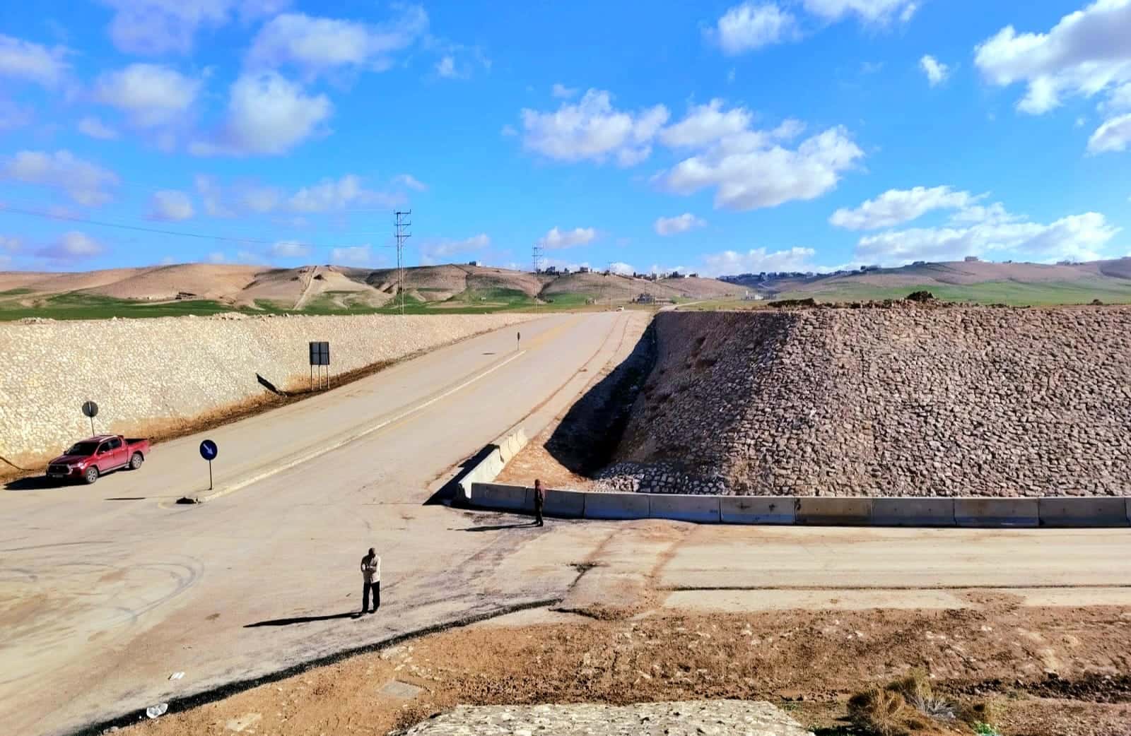 الدار - أعلنت وزارة الأشغال العامة والإسكان، انتهاء تنفيذ مشروع تحسين