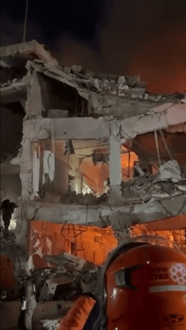 استهداف مباشر لمبنى في تل أبيب