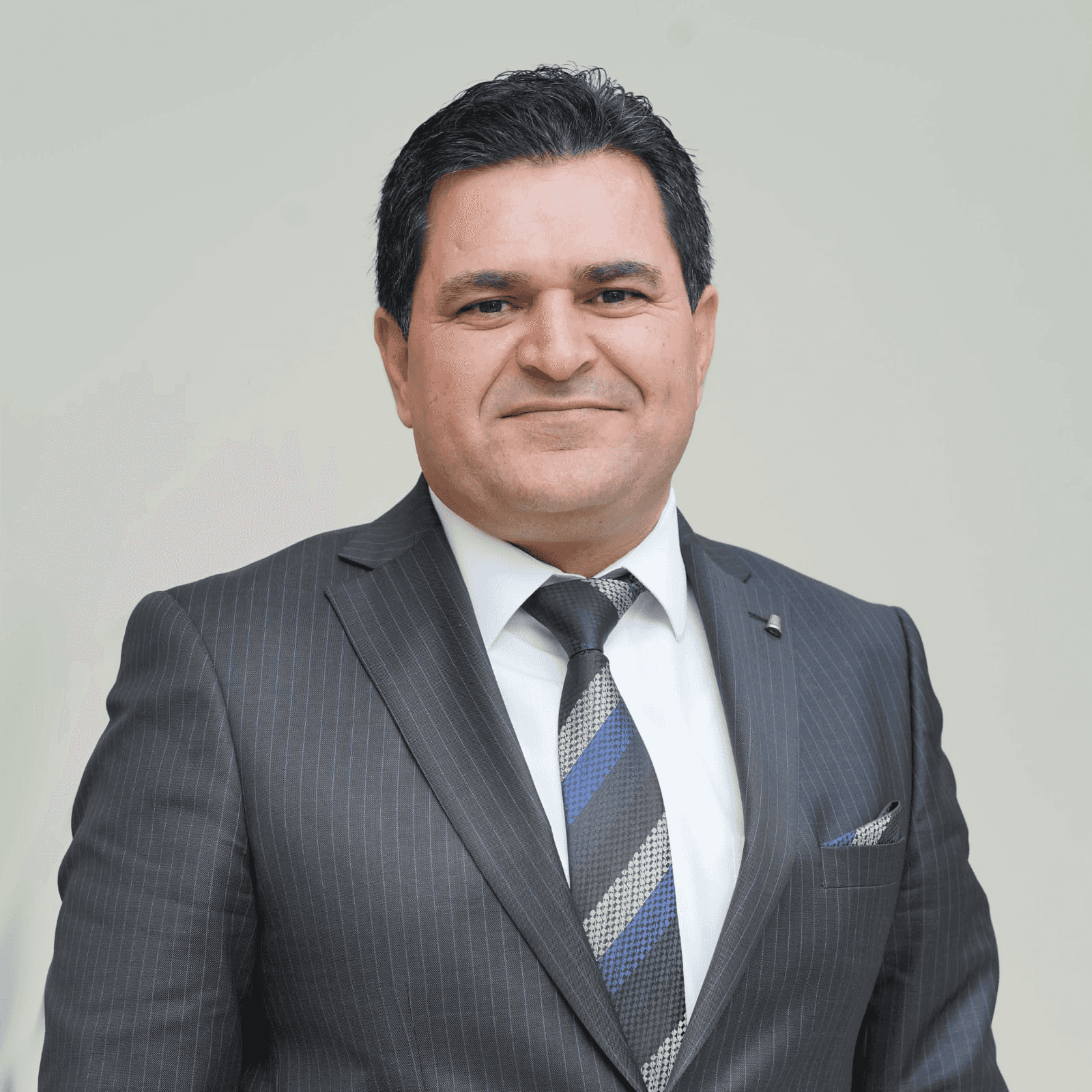 الدار - د. عمّار محمد الرجوب - هناك أشخاص لا يقاس حضورهم بما ينجزونه ف