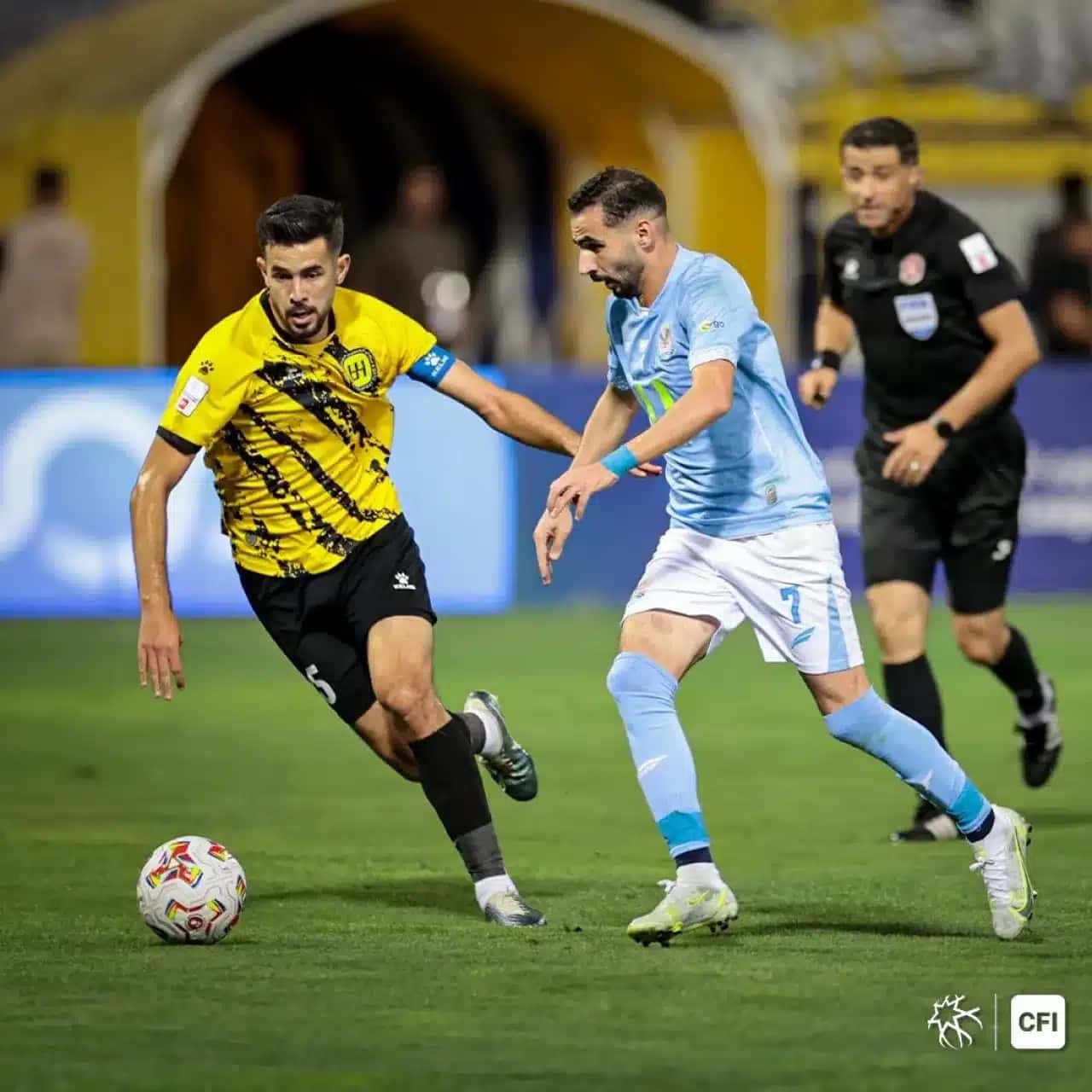 الدار -  قرر اتحاد كرة القدم، تكليف طاقم حكام سوري، لإدارة مباراة فريق