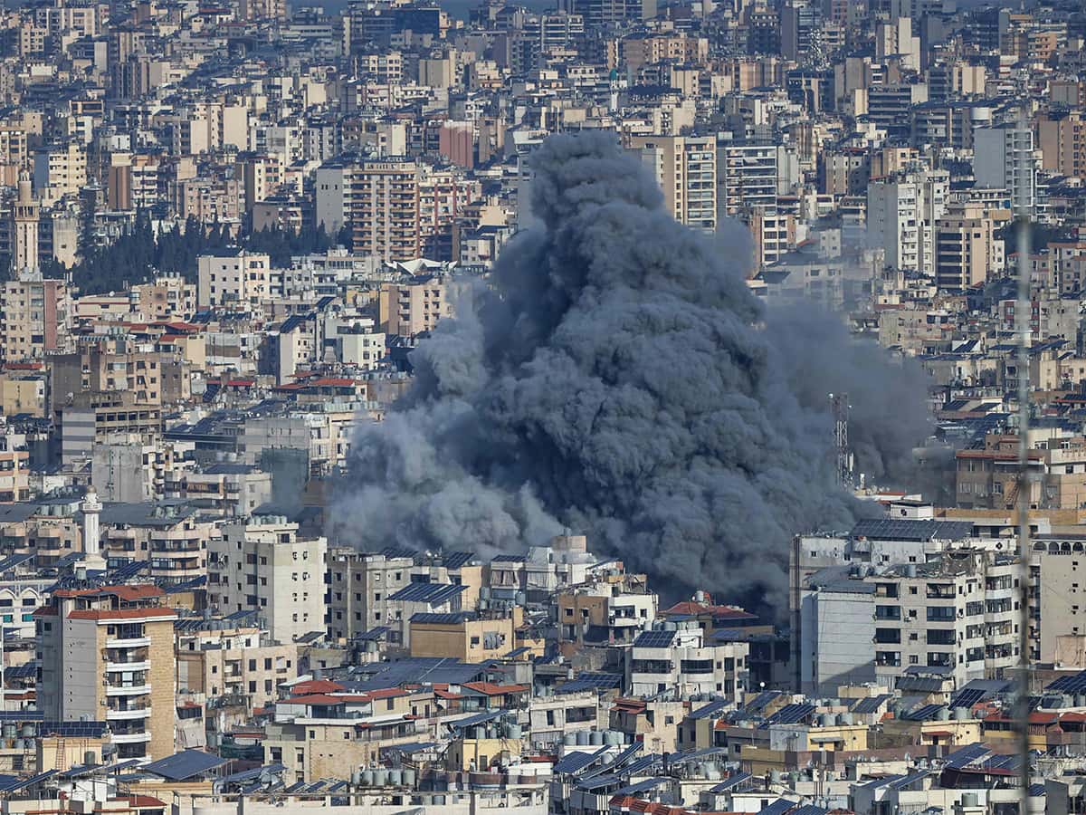 الدار - أعلن جيش الاحتلال الإسرائيلي عن تنفيذه عشرات الموجات من الهجما