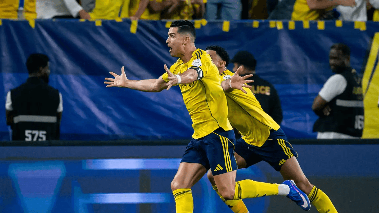 الدار - قاد النجم البرتغالي كريستيانو رونالدو، قائد نادي النصر، فريقه