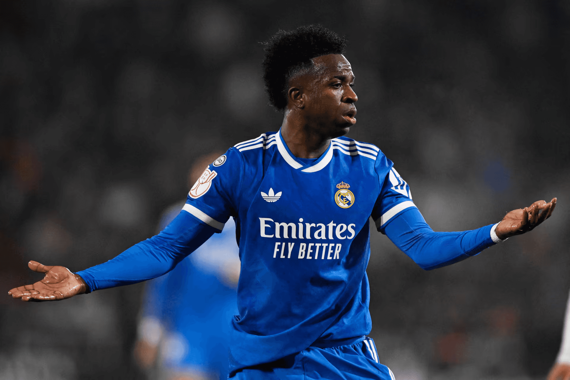 الدار - جدد نجم نادي ريال مدريد الإسباني، البرازيلي فينيسيوس جونيور، ت