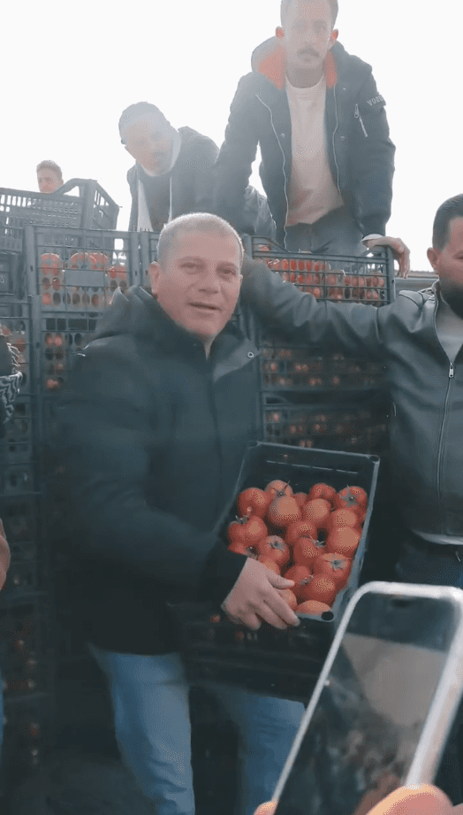 سعر كيلو البندورة يصل إلى دينار ونصف في السوق المركزي