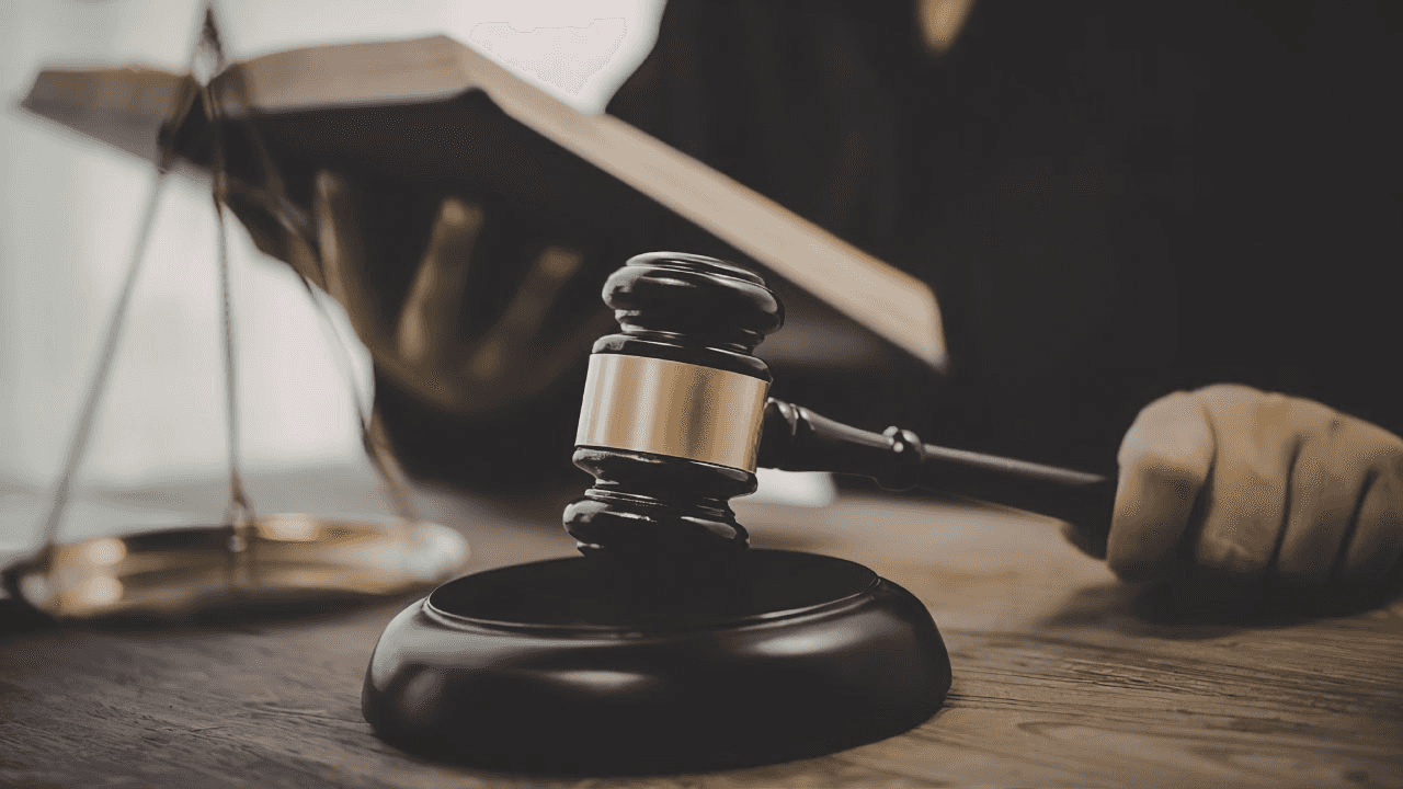 الدار - قضت الهيئة الأولى في محكمة الجنايات الكبرى، الأربعاء، بالإعدام
