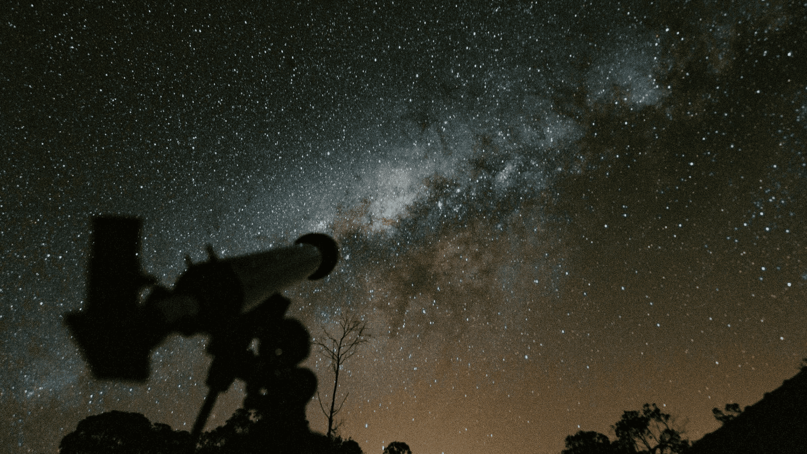 الدار - يحمل شهر أيلول في سماء الأردن مزيجا لافتا بين الظواهر الفلكية