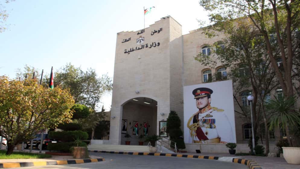 وافق وزير الداخلية، مازن الفراية، على استكمال الحكام الإداريين إجراءات